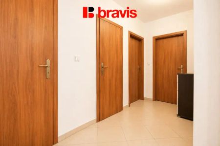Pronájem bytu 3+kk, Brno - Řečkovice, Nachová ulice, částečně zařízený, balkon, sklep, žádaná lokalita - Фото 4