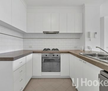 King Size North Facing 3-Bedroom Apartment-Newly renovated - Photo 5
