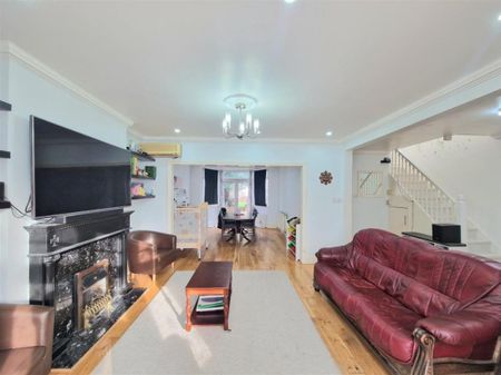 The Crossways, WEMBLEY PARK - Photo 3