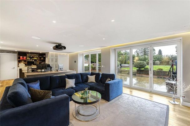 6 bedroom detached house to rent - Photo 1