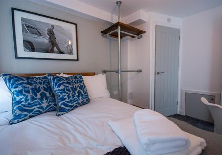 5 bedroom terraced house to rent - Photo 2