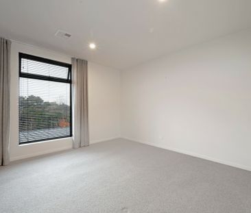 Executive style living - Photo 6