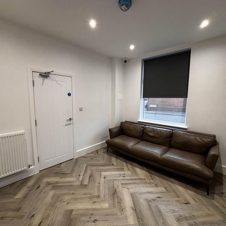 1 bedroom in a house share to rent - Photo 1