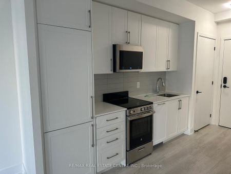 For Lease - 2450 Old Bronte Road Unit# 247, Oakville, Ontario - Photo 3
