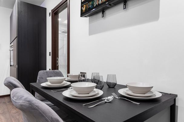 2 Bed Flat, Woodstock Road, NW11 - Photo 1