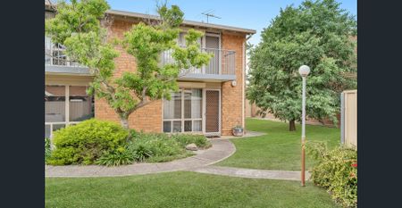 Find flexibility: where modern comfort meets low-maintenance living - Photo 5