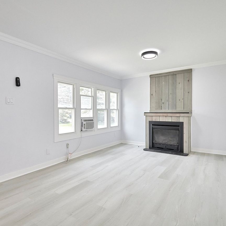 For Lease - 3253 Grayshott Drive, Severn, Ontario - Photo 1