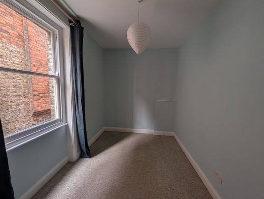 2 Bed Flat, Staverton Road, NW2 - Photo 1