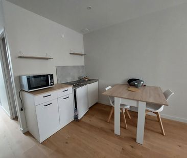 Location Appartement 1 pièce 26m² - Photo 3