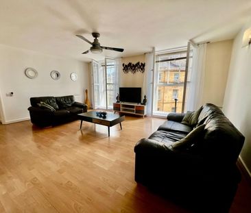 2 bedroom House To Let Total Size: 743 SQ FT - Photo 2