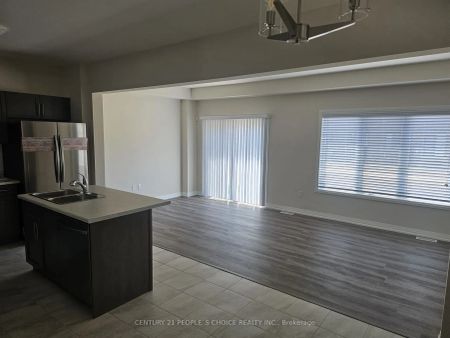 Property For Lease | X8445226 - Photo 2