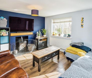 4 bedroom semi-detached house to rent - Photo 2