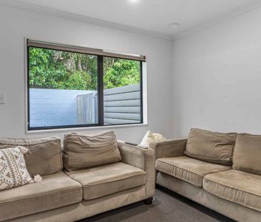 A Well-Presented Townhouse - Photo 2