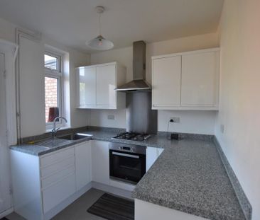 2 bedroom semi-detached house to rent - Photo 2