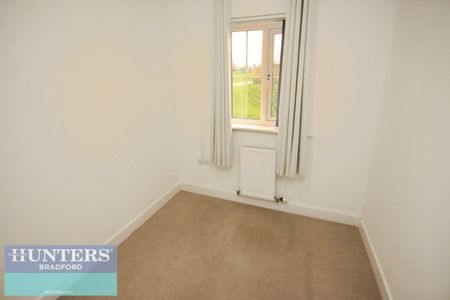 2 bedroom Flat To Let - Photo 5