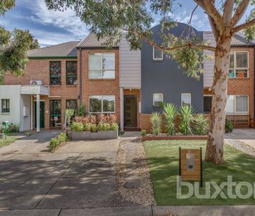 36 Kierens Way, Chadstone VIC 3148 - Townhouse For Rent | Domain - Photo 2