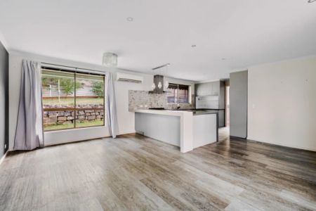 4 Bed, 2 Bath - Photo 4