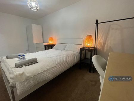 5 bedroom semi-detached house to rent - Photo 5