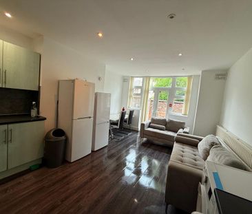 6 bedroom house to rent - Photo 4