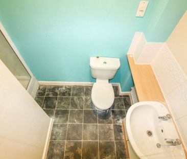 3 bed Town House - To Let - Photo 1