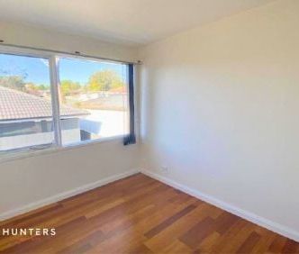 Large Four Bedroom Family Home - Photo 3