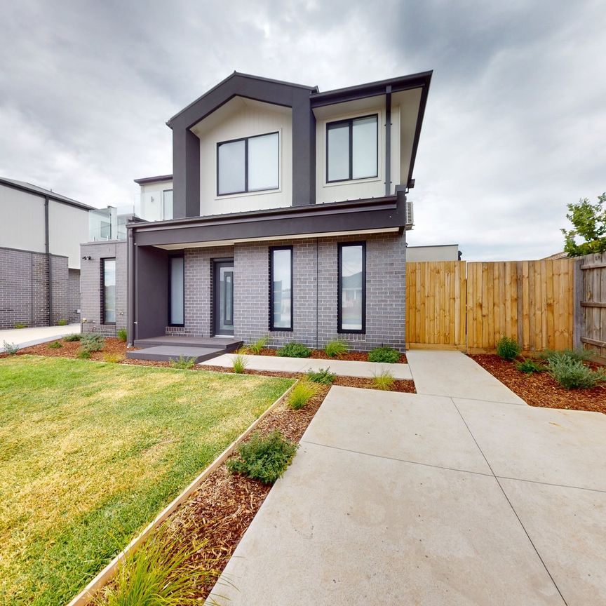 Modern Comfort Meets Inner-West Convenience - Photo 1