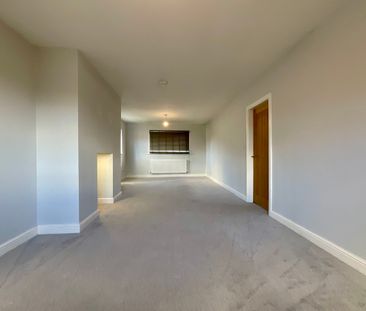 3 bedroom Detached Bungalow to let - Photo 5