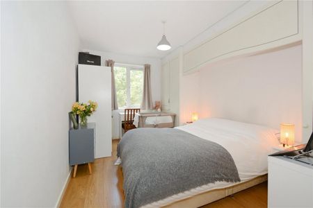 1 bedroom flat in London - Photo 3