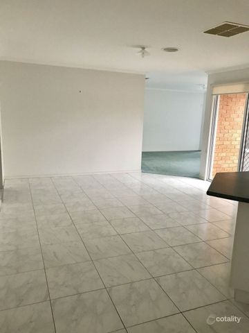 Spacious Family Living in a Prime Location! - Photo 4