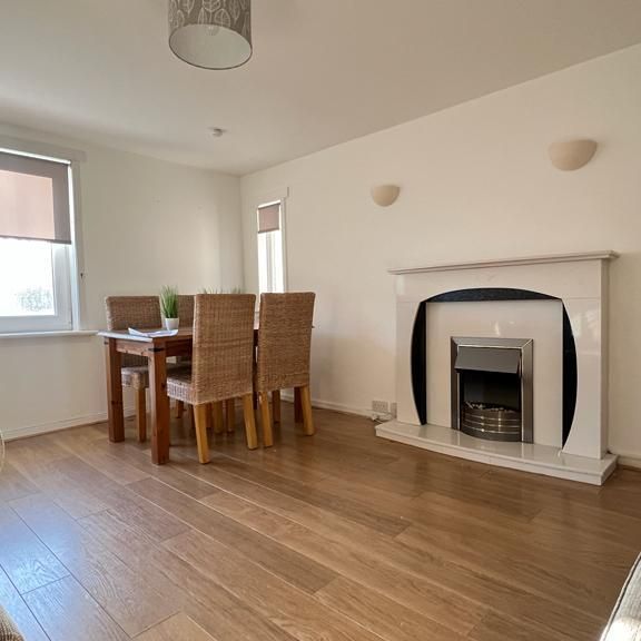 3 bedroom flat to rent - Photo 1