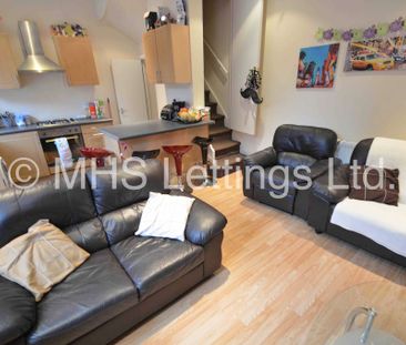 4 Bedroom End Terraced House for rent in William Street - Photo 3