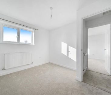 4 bedroom terraced house to rent - Photo 4