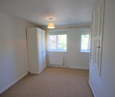 2 bedroom end of terrace house to rent - Photo 2