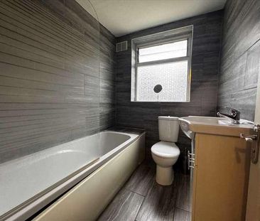 Rushden Gardens, Ilford, IG5 - Photo 4