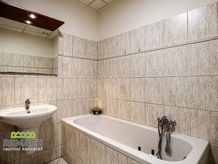 Pronájem bytu 1+kk 33 m² - Fotografie 3