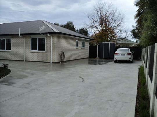 Modern 3BR Home in Saint Leonards! - Photo 1