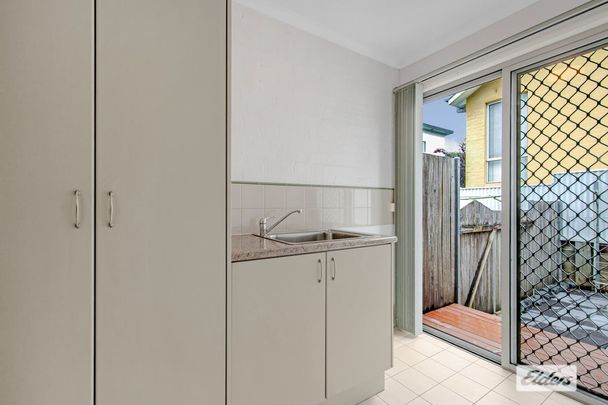 Townhouse Close to Shops & Medical Facilities - Photo 1