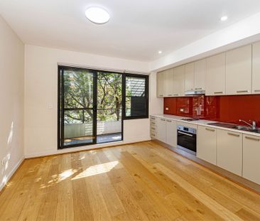 STUDIO APARTMENT IN THE HEART OF KINGSFORD | Unfurnished - Photo 4