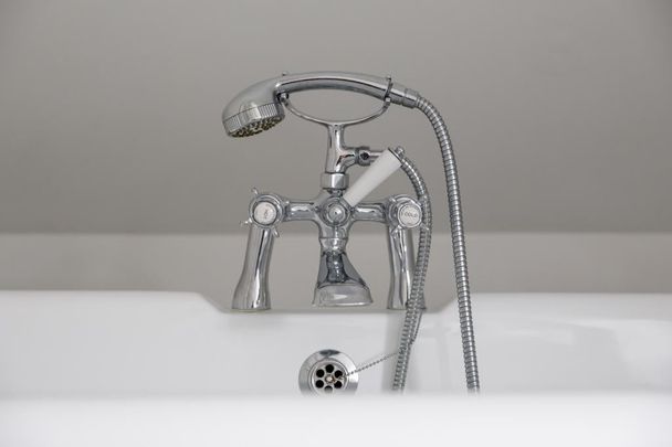 Studio Flat, College Road, BN2 - Photo 1