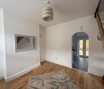2 bedroom terraced house to rent - Photo 4