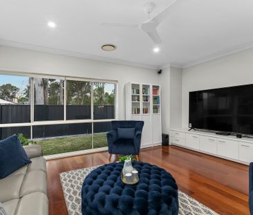 5 Silverbirch Place, Bridgeman Downs QLD 4035 - House For Rent | Do... - Photo 3