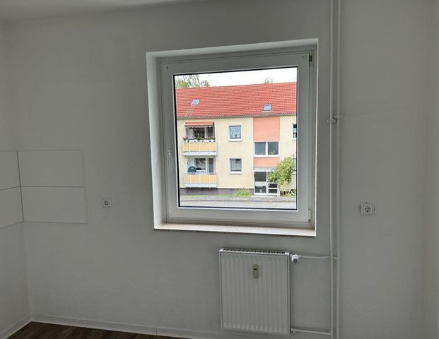 Partially renovated 3 room first floor apartment - Foto 1