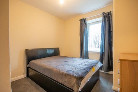 4 bedroom flat share to rent - Photo 3