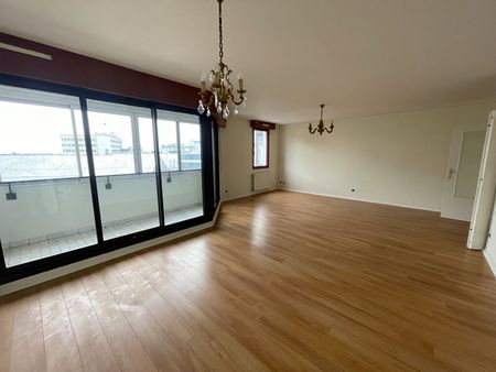 Location Appartement 3 pièces 83m² - Photo 2
