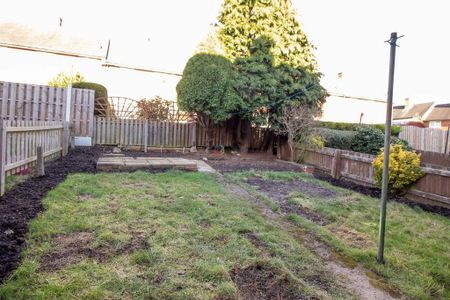 3 bedroom terraced house to rent - Photo 5