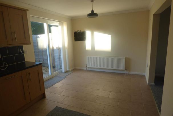 3 bedroom end of terrace house to rent - Photo 1