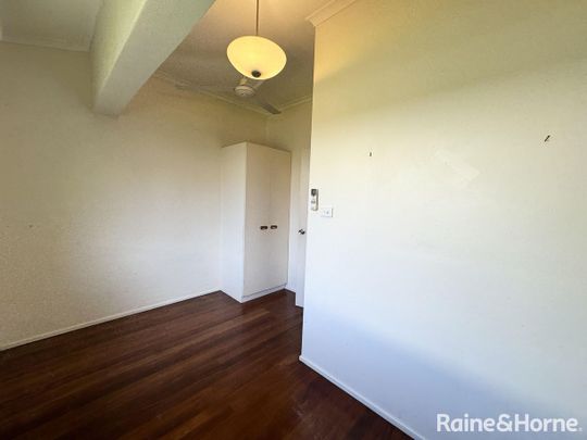2 BEDROOM : 2 BATHROOM : UNFURNISHED : CLOSE TO TOWN & BEACH - Photo 1