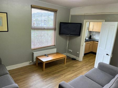 6 bedroom semi-detached house to rent - Photo 3