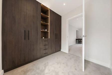 Ullswater Crescent, London, SW15 - Photo 3