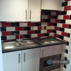 Studio to rent - Photo 2